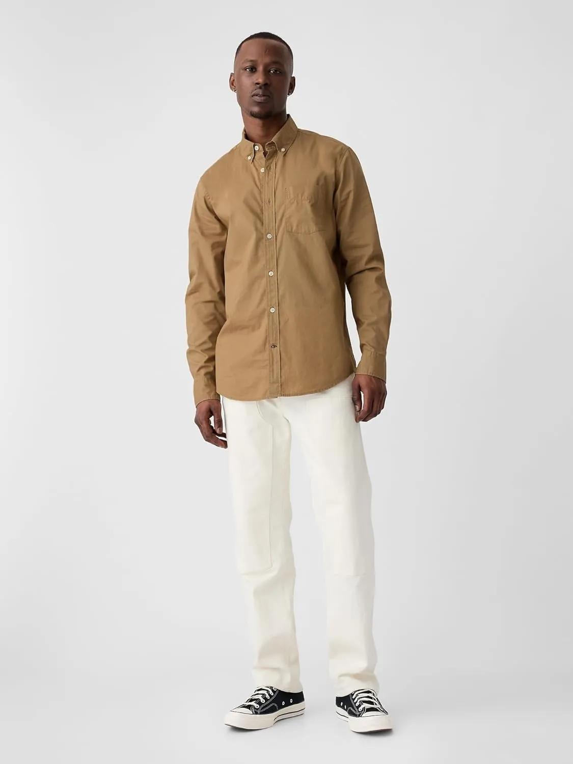 GAP Men's Standard Fit Stretch Poplin Long Sleeve Button Down Shirt