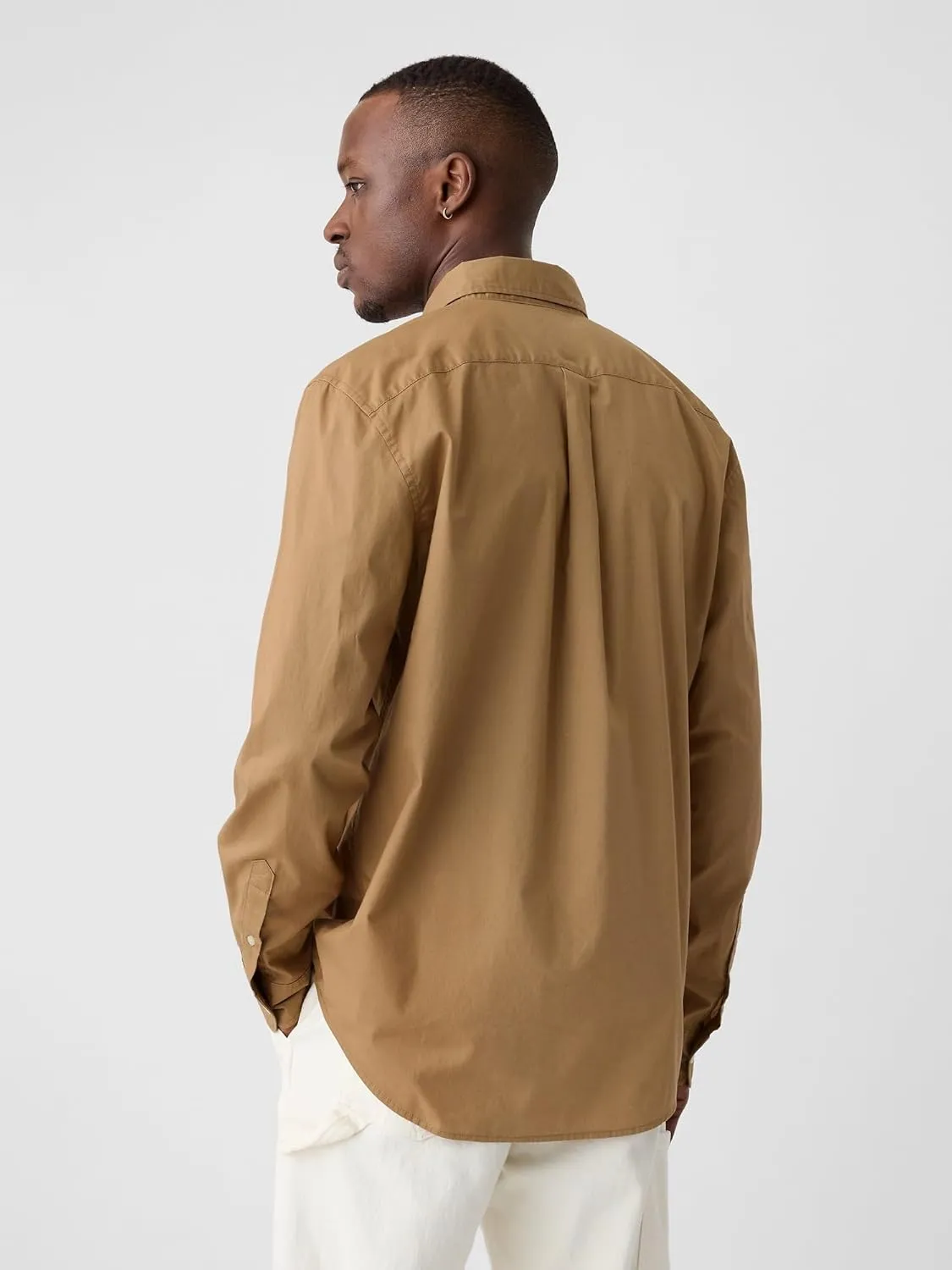 GAP Men's Standard Fit Stretch Poplin Long Sleeve Button Down Shirt