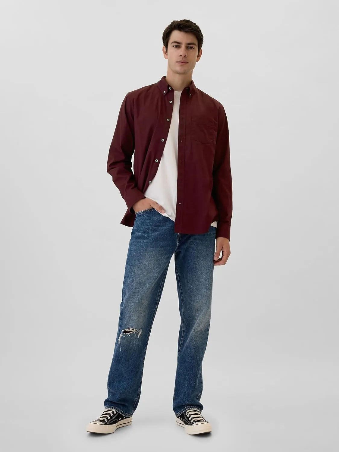 GAP Men's Standard Fit Stretch Poplin Long Sleeve Button Down Shirt