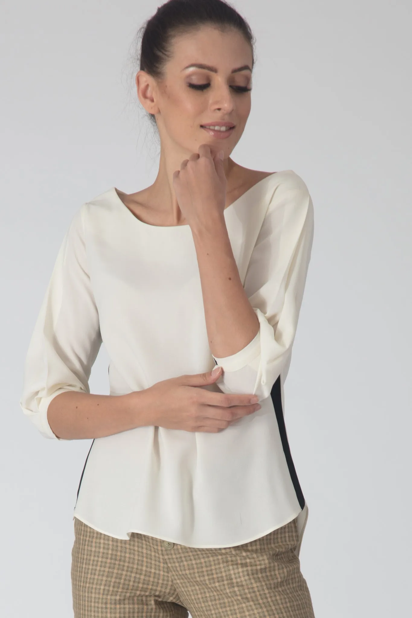 Peaches Contrast Flowy Blouse